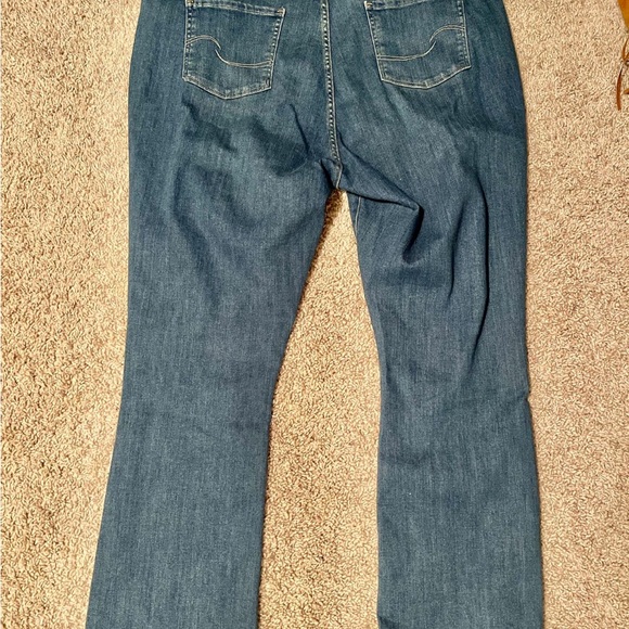 New with tag 
Levi's Strauss Signature Modern Boot Cut Jeans Women's 38x34 Dark - Picture 5 of 9